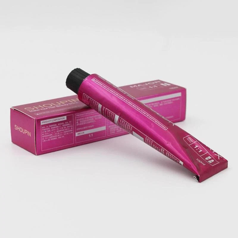Eenvoudig aan te brengen unisex kleurshampoo voor levendige haarkleur en verzorging.