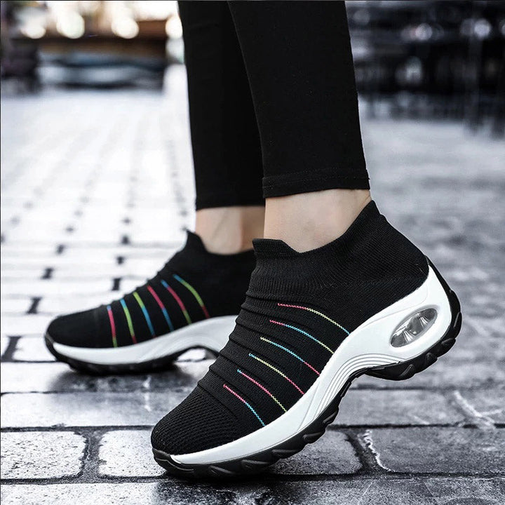 Stijlvolle dames comfort schoenen FeetyGO. Vetersloos design met zachte zool voor optimaal comfort.