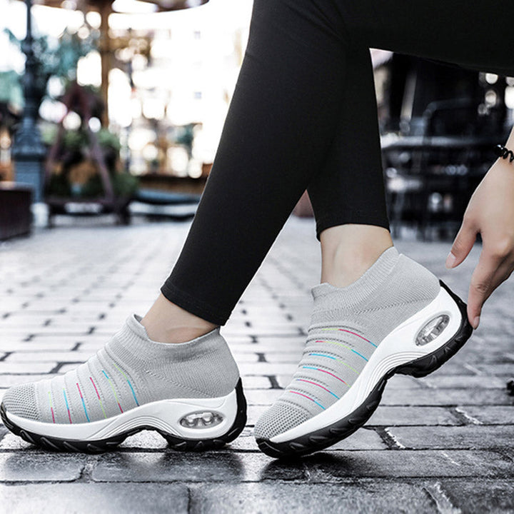 Casual FeetyGO damesschoenen, vetersloos en ademend. Perfect voor stijlvol en comfortabel lopen.