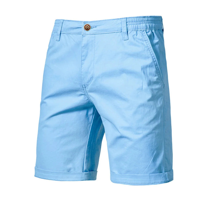 Moderne heren short in kaki groen, met elastische tailleband. Essentieel voor een relaxte, stijlvolle zomerlook.