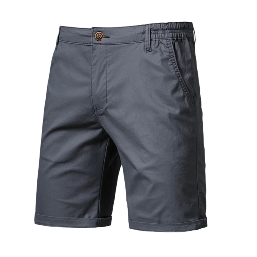 Heren chino short in beige, comfortabel en stijlvol voor de zomer. Ideaal voor casual en smart-casual outfits.