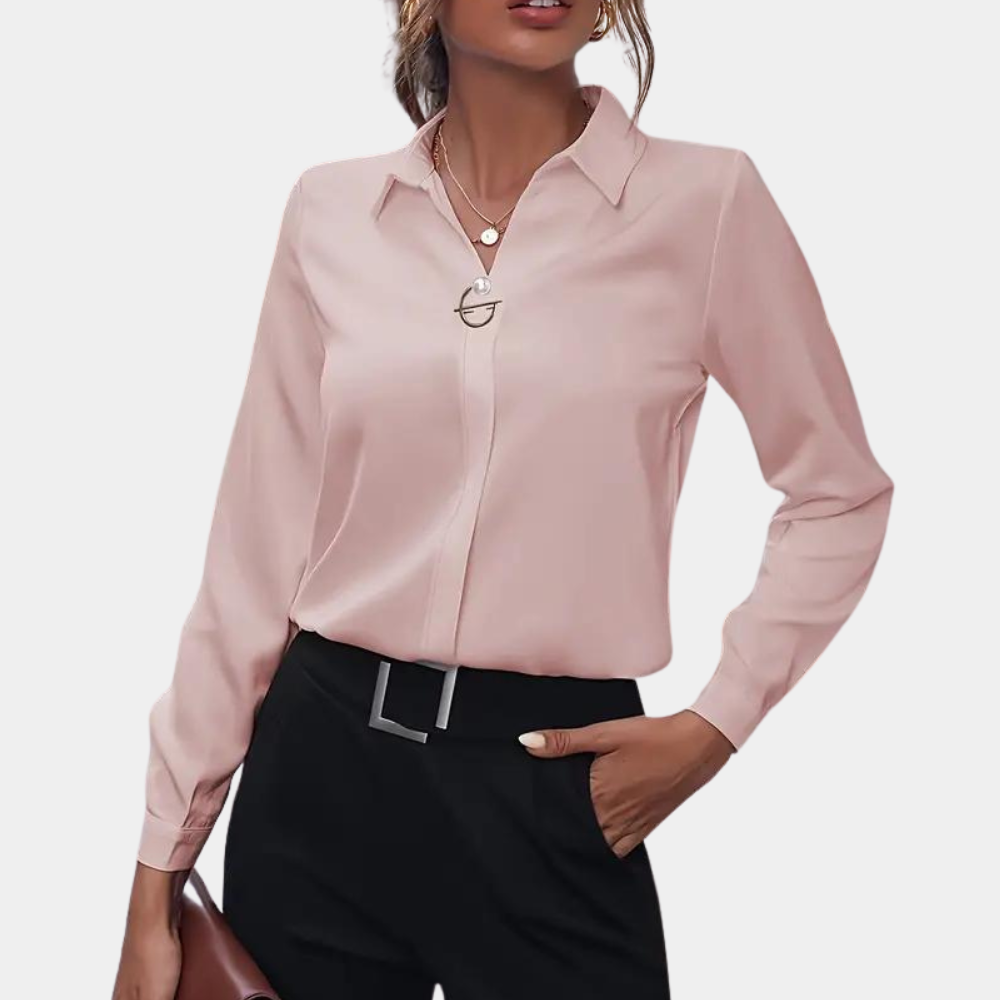 Tijdloze effen dames blouse, een veelzijdige top met klassieke kraag voor duurzame mode.