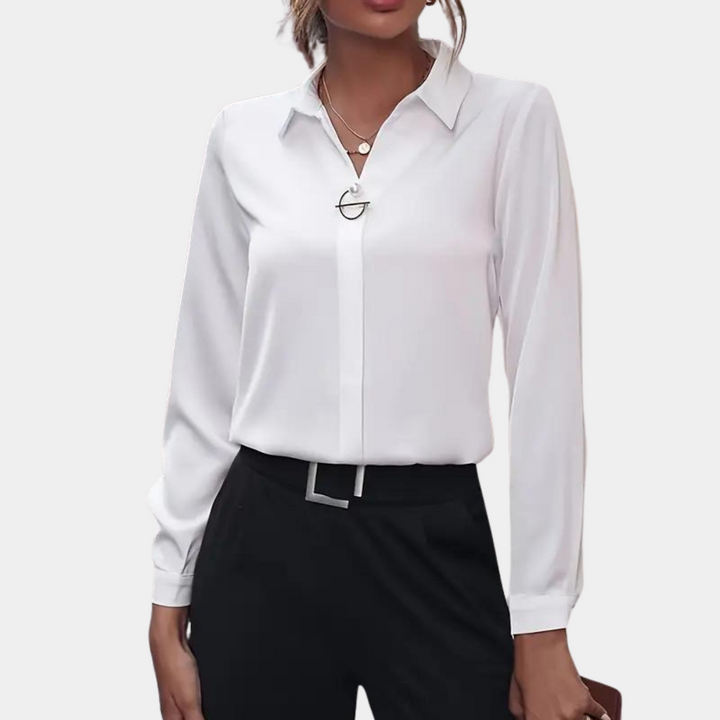 Zakelijke dames blouse met klassieke kraag, ideaal voor een professionele uitstraling. Comfortabel en chic.