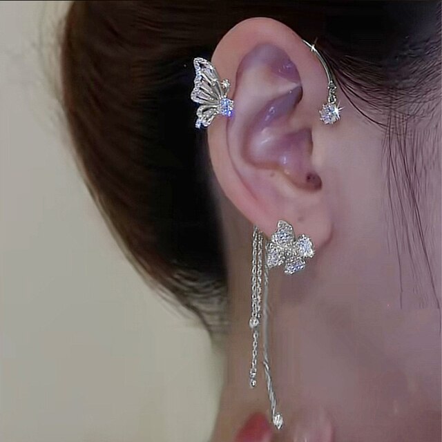 Exclusieve dames vlinder oor manchet, elegant verguld design, geen piercing. Ideaal om elke outfit te verfraaien.