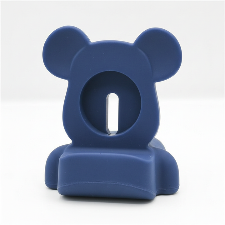 Compacte siliconen BearStand voor Apple Watch, veilige oplaadplaats met uniek berenontwerp.
