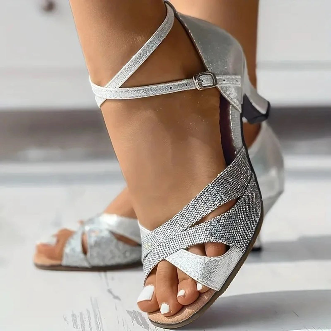 Handgemaakte dames latin dansschoenen, Hoymans kwaliteit, comfortabel en stijlvol met suède zool.