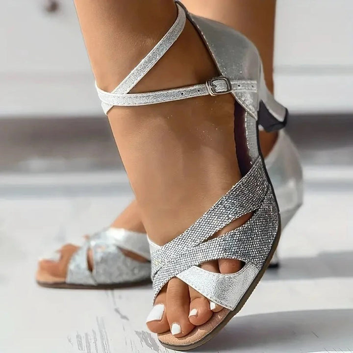 Handgemaakte dames latin dansschoenen, Hoymans kwaliteit, comfortabel en stijlvol met suède zool.