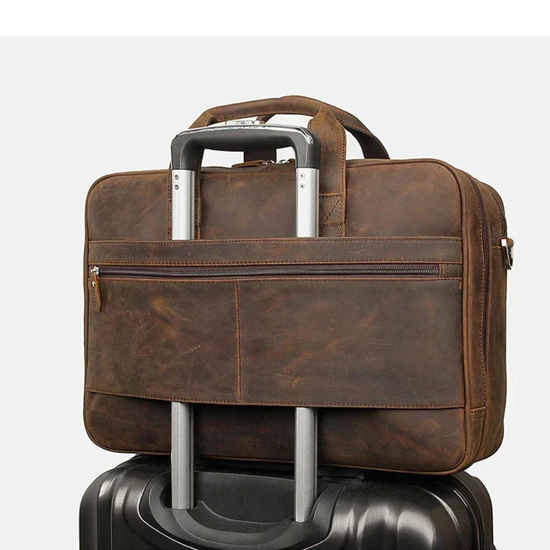 Bruine leren TechBag, veelzijdige aktetas en schoudertas, geschikt als unisex laptoptas voor heren en dames.