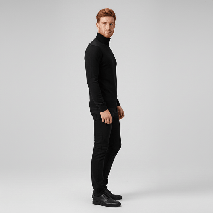 Blauwe slim-fit herencoltrui. Comfortabele en warme trui, perfect voor laagjes in de winter.