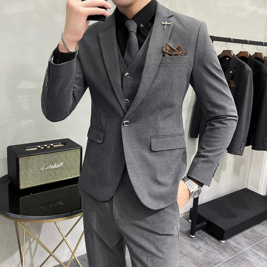 Christian herenpak, driedelig met slim-fit gilet en colbert, voor een complete en zakelijke uitstraling.