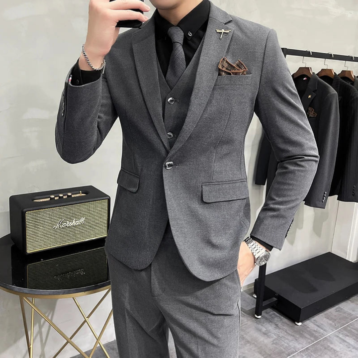 Christian herenpak, driedelig met slim-fit gilet en colbert, voor een complete en zakelijke uitstraling.
