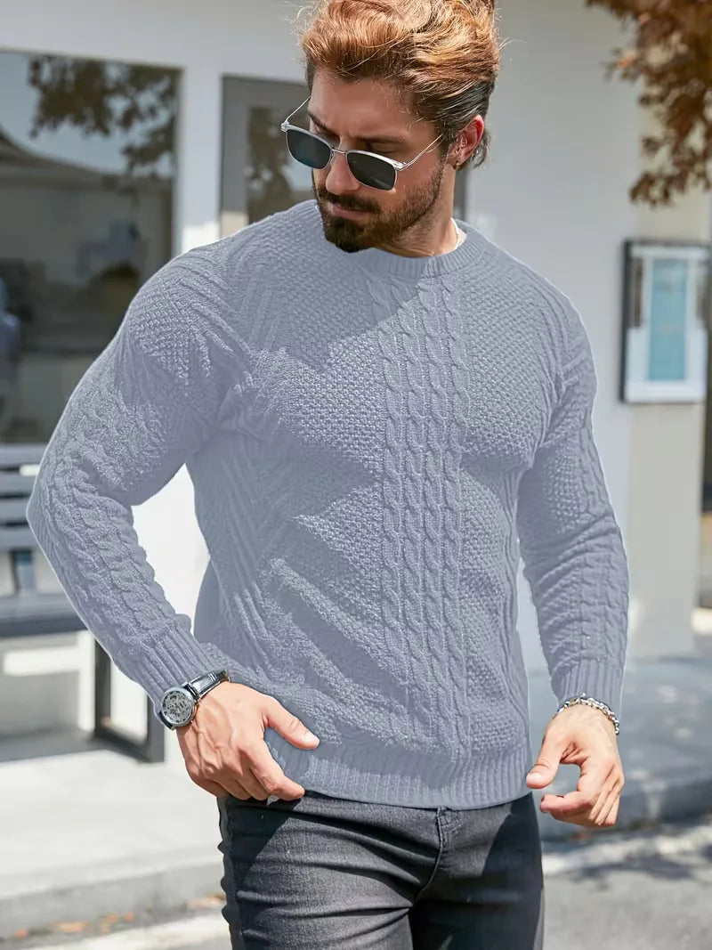 Slim fit heren trui: ronde hals, warm kabelpatroon. Ideaal voor herfst- en winteravonden.