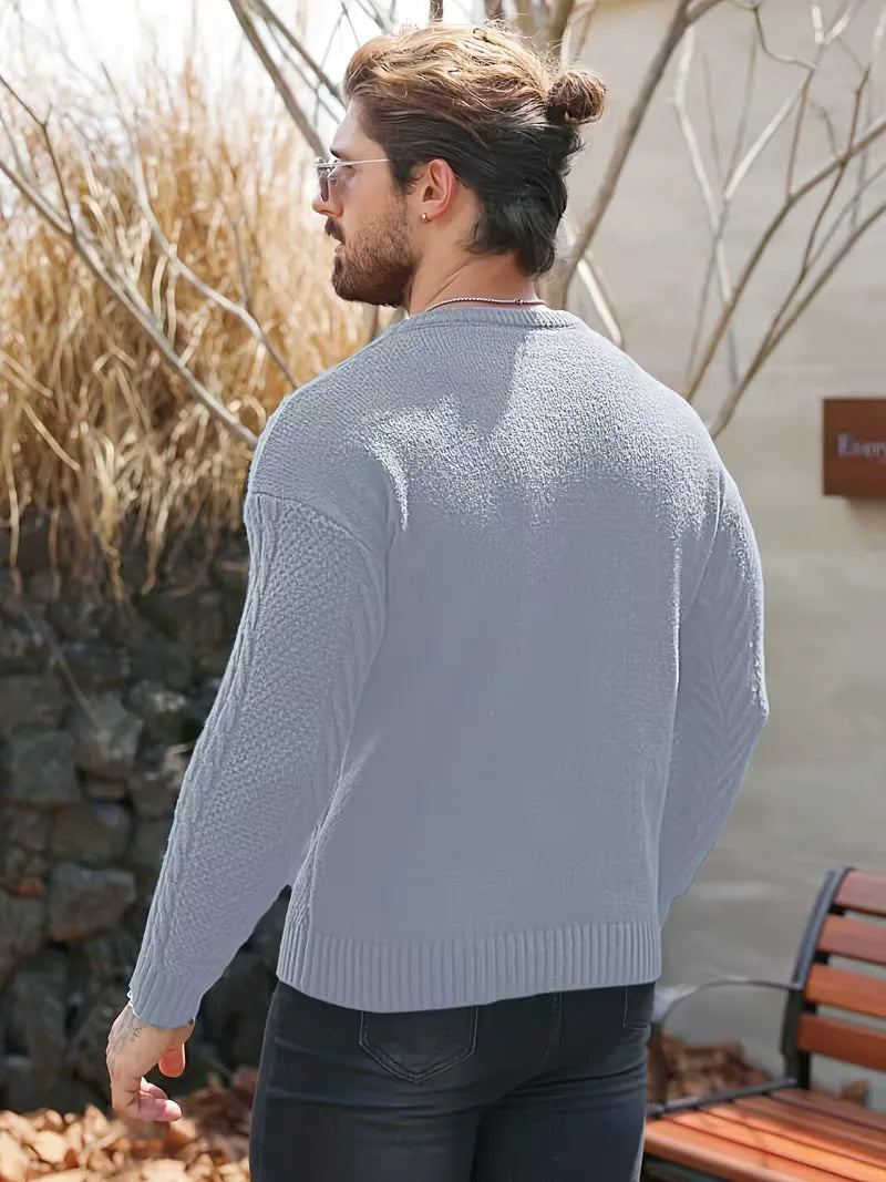 Casual heren kabeltrui, slim fit, ronde hals. Een must-have voor het koude seizoen.