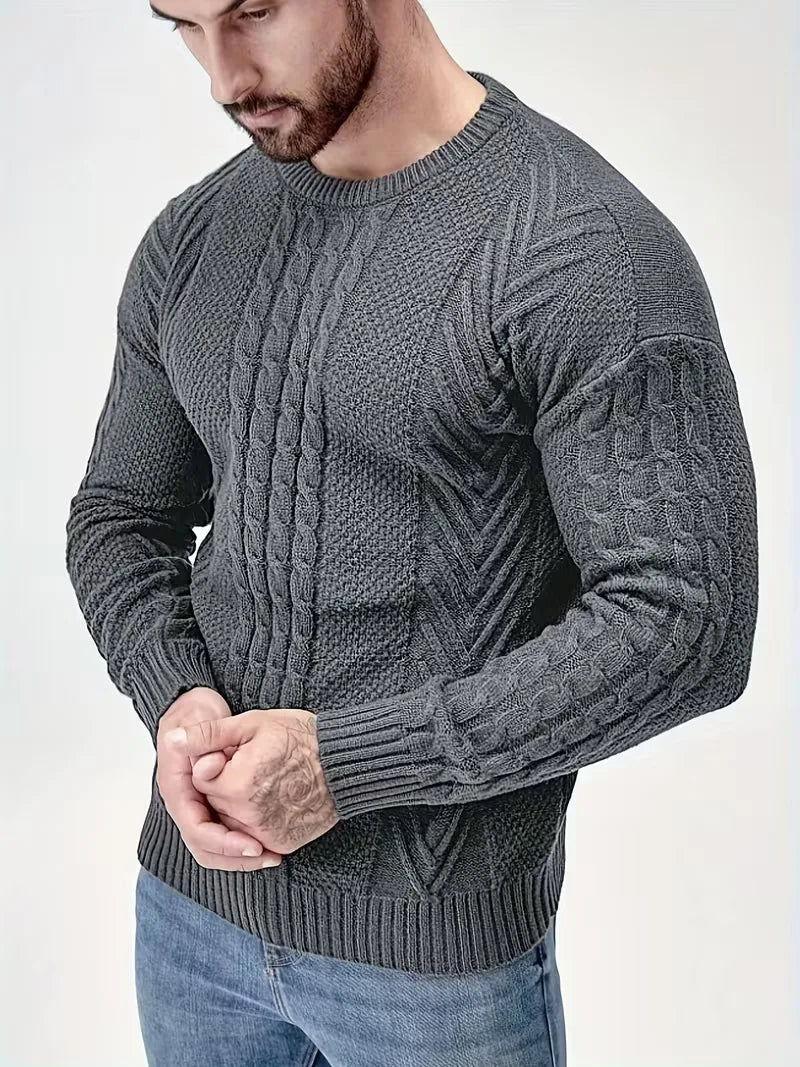 Casual heren kabeltrui, slim fit, ronde hals. Ideaal voor het overgangsseizoen.