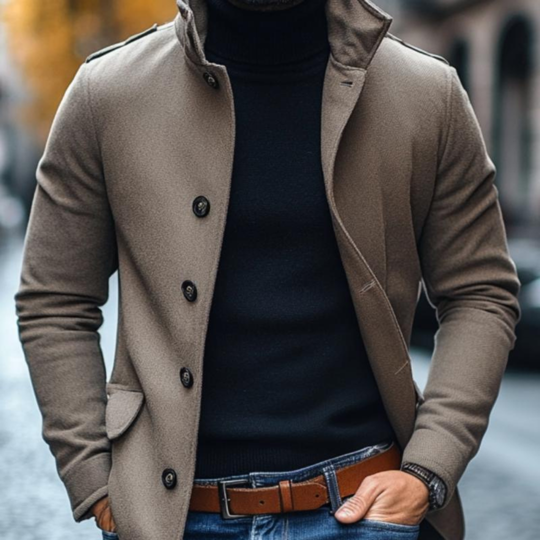Modern khaki heren colbert, slim fit met unieke opstaande kraag. Een elegante en comfortabele herfstjas voor mannen.