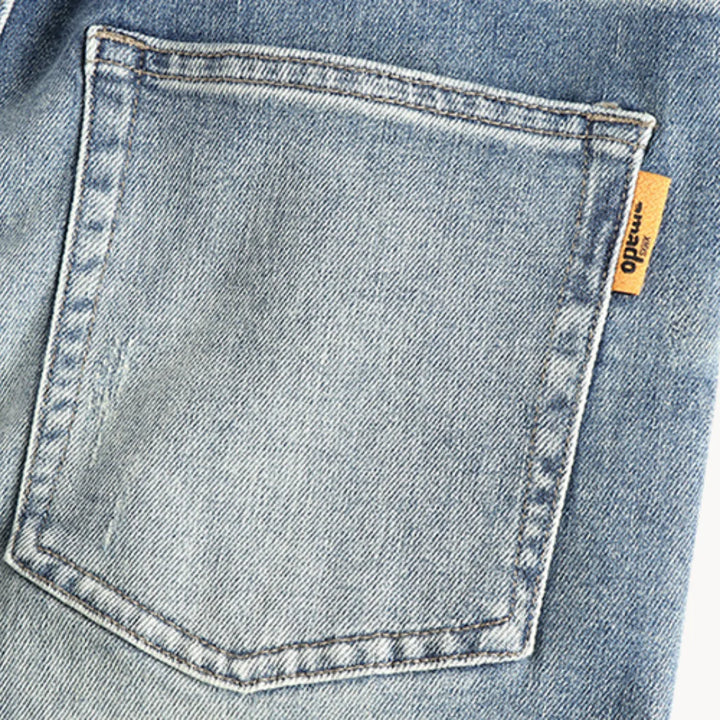 Stijlvolle lichtblauwe gewassen heren slim fit jeans, perfect voor lente- en zomer casual looks.