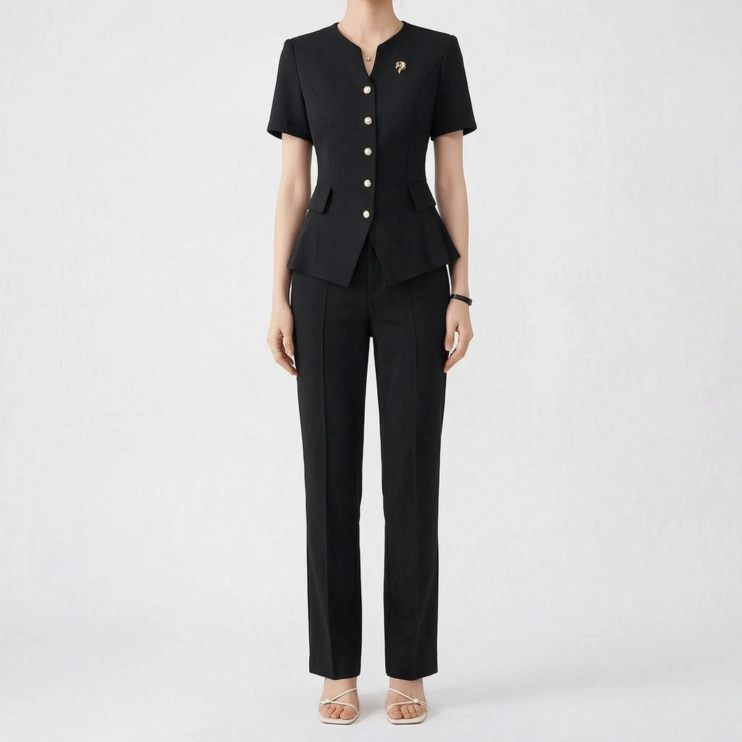 Elegant damespak met broek, perfect voor een stijlvolle verschijning. Chique slimfit kleding voor vrouwen.