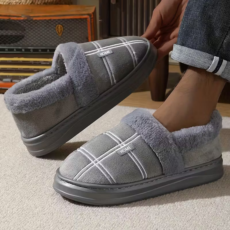 Duurzame geruite heren pantoffels met warme pluche voering, geschikt voor dagelijks binnenhuis gebruik.