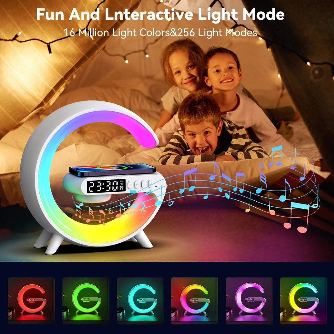 Smart wekker met zonsopkomst licht, RGB speaker en draadloze oplader. Perfect voor je slaapkamer.