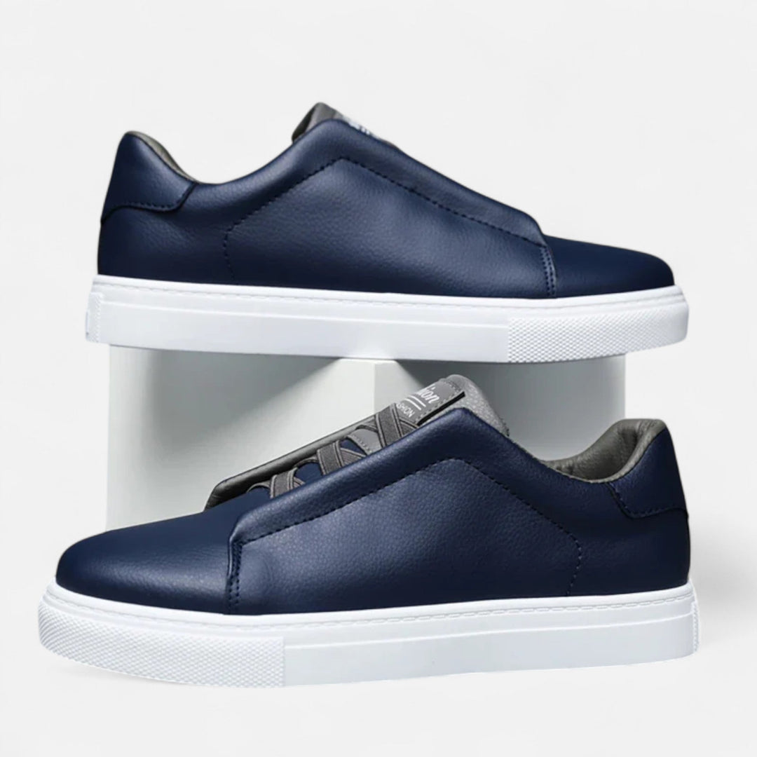 Witte heren instap sneakers, ideaal voor een frisse, casual en trendy zomerlook.