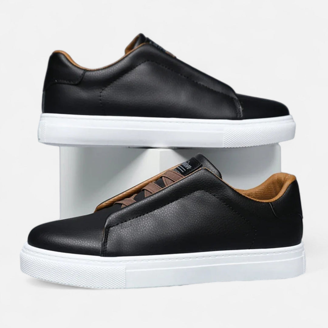 Donkerblauwe instap sneakers voor heren, comfortabel en sportief, perfect voor elke dag.