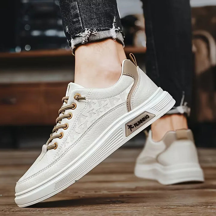Trendy heren sneakers met dikke platform zool, perfect voor een modieuze en verhoogde look.