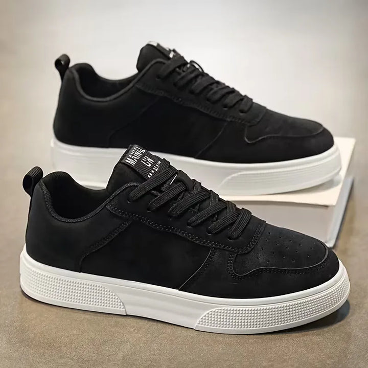Sportieve heren sneakers met gripvaste zool, perfect voor casual outdoor wandelingen en optimaal comfort.