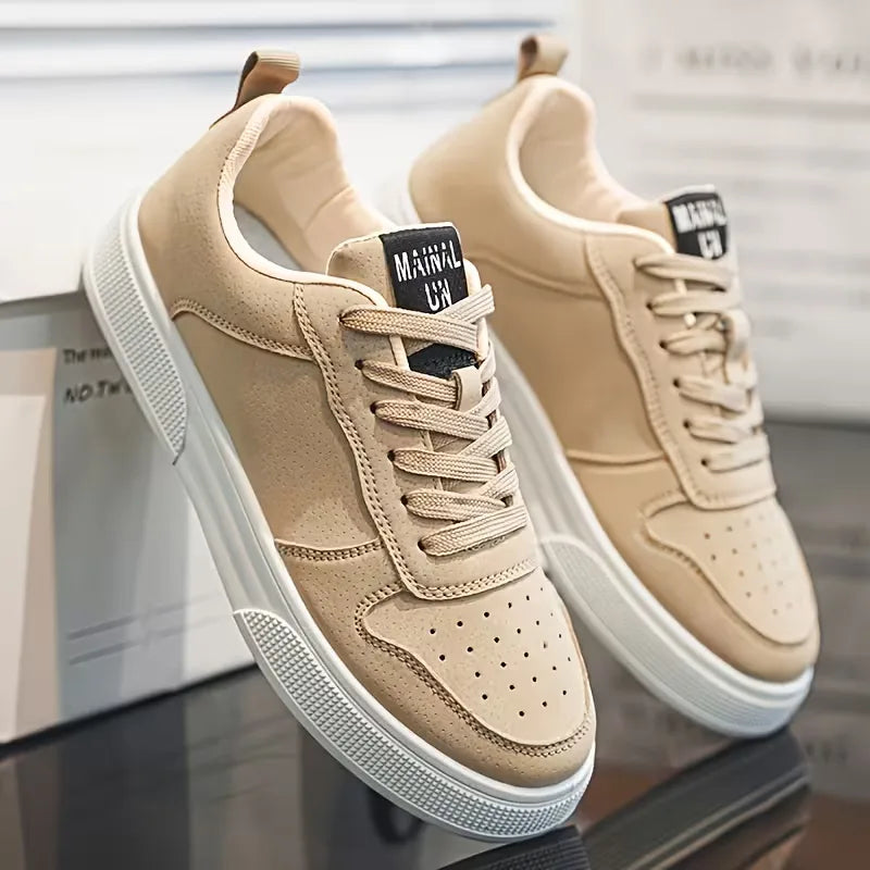 Veelzijdige heren casual sneakers met slipvaste zool, ideaal voor outdoor, wandelen en dagelijks comfort.
