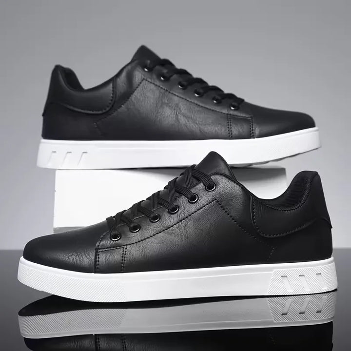 Zwarte heren veterschoenen, comfortabel en veelzijdig voor elke casual gelegenheid.