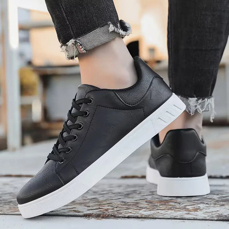 Bruine heren vetersneakers, elegant en comfortabel voor een moderne casual look.