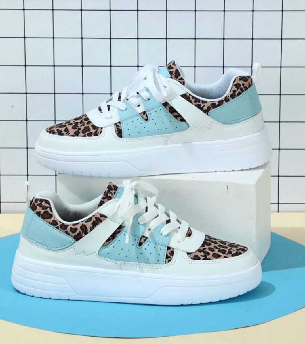 Stijlvolle Isabelle dames sneakers met modieuze look, ideaal voor de trendy vrouw.