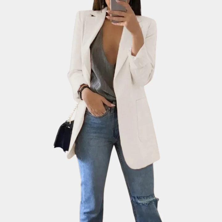 Elegante Hoymans Nova dames blazer, slim fit, lang en stijlvol, perfect voor zakelijk en casual. Veelzijdig.
