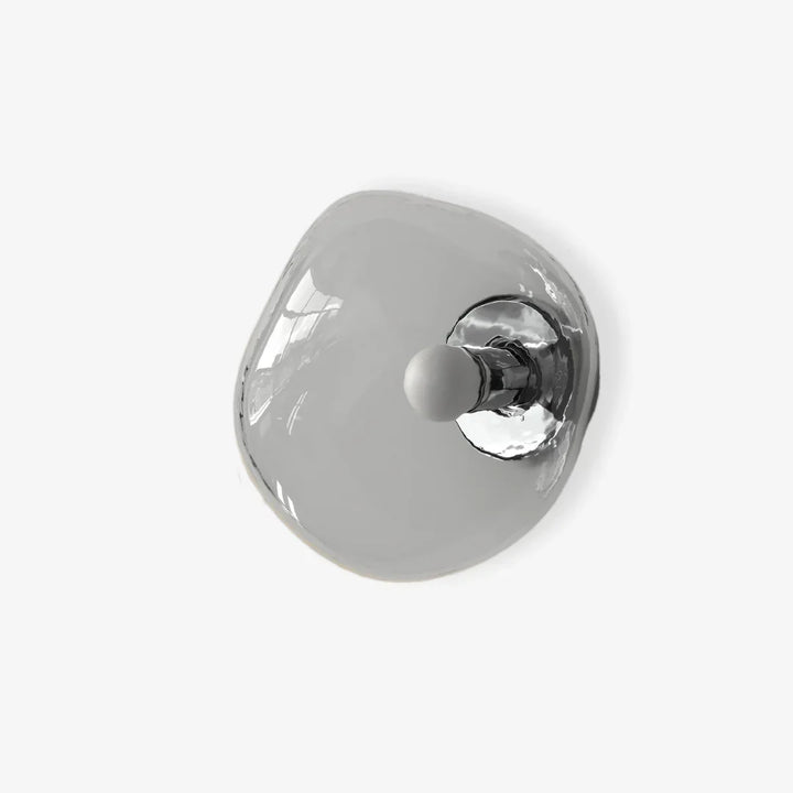 Glazen wandlamp met moderne esthetiek, geschikt voor elk interieur.