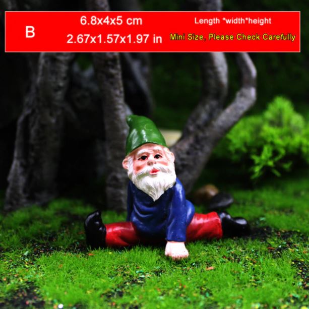 Stuntelende dronken kabouter met rood mutsje, een grappig weerbestendig tuinbeeld voor buiten.