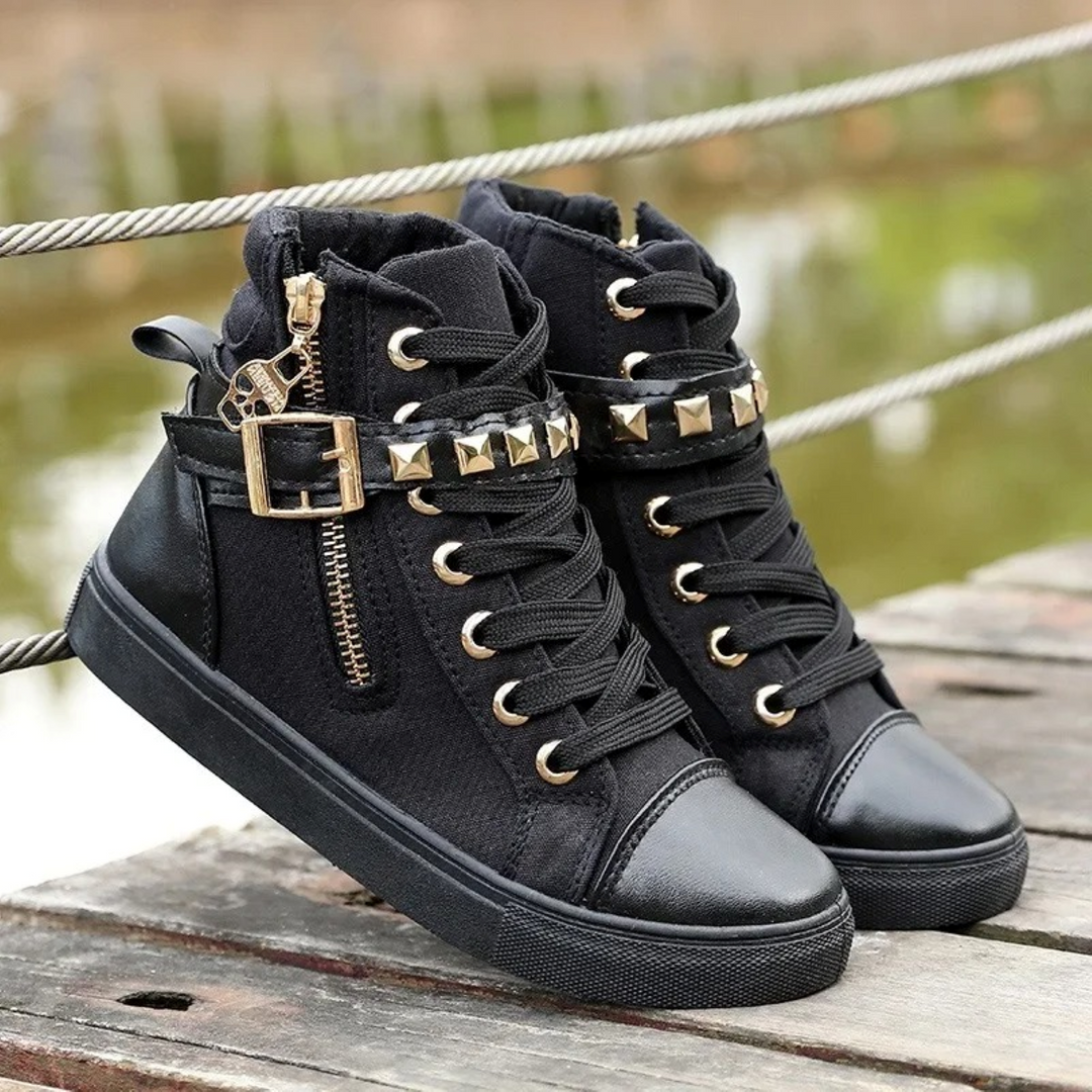 Stijlvolle witte leren hoge sneakers voor dames met rits. Perfect voor een sportieve of casual look en comfort.