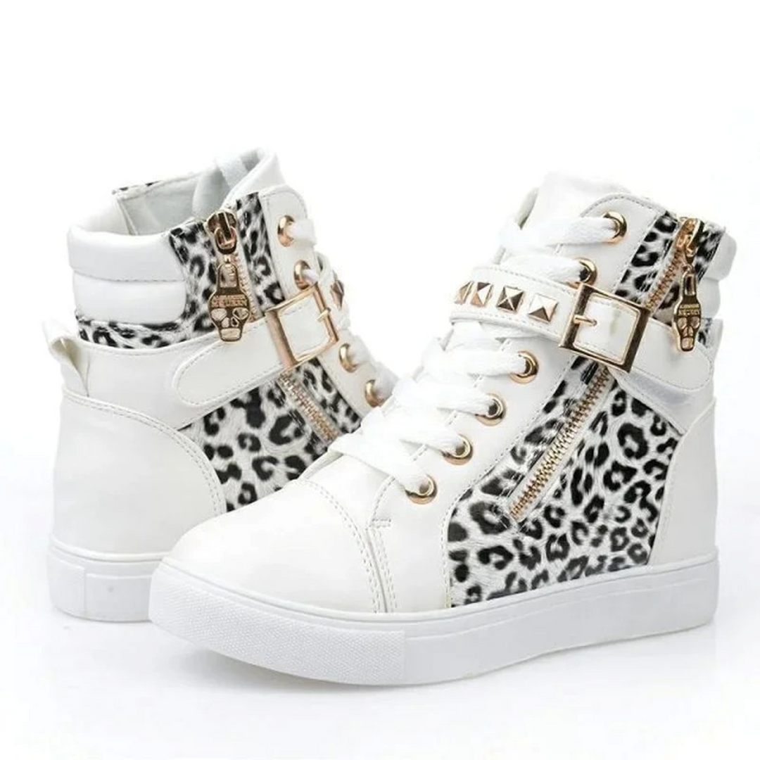Dames hoge sneakers 'Ava' in wit leer met rits. Ideale modesneakers voor zowel sportieve als casual outfits.