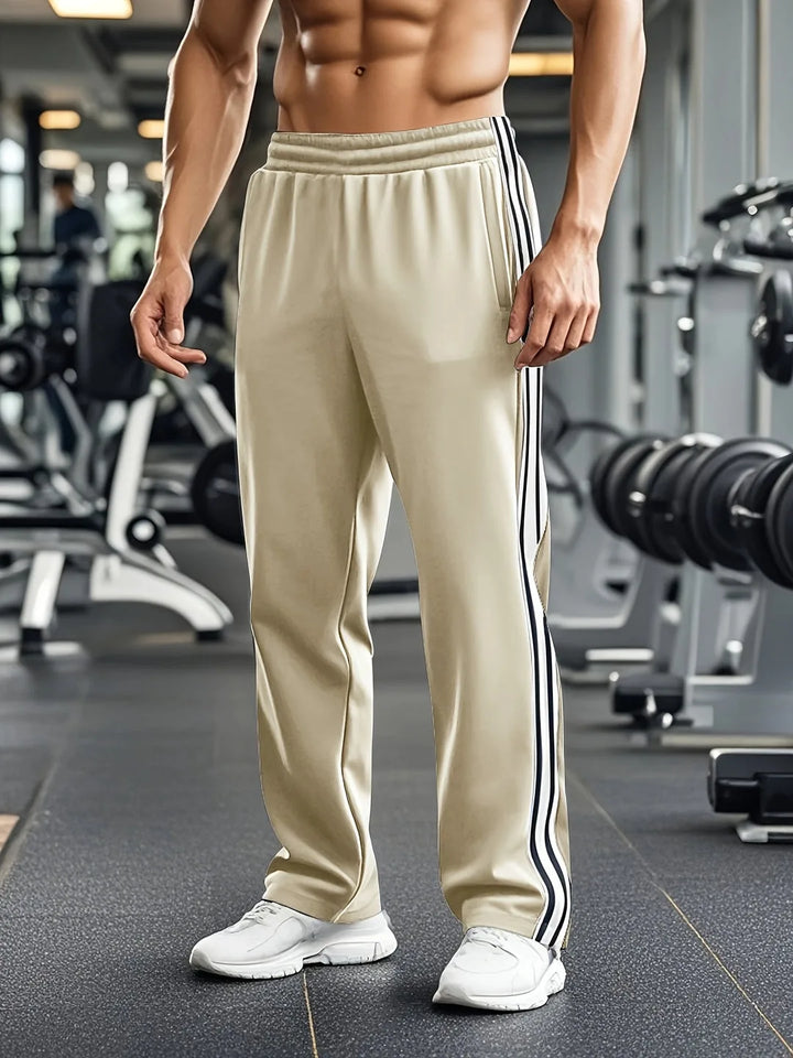 Stijlvolle joggingbroek voor mannen met praktisch trekkoord en flexibele pasvorm.