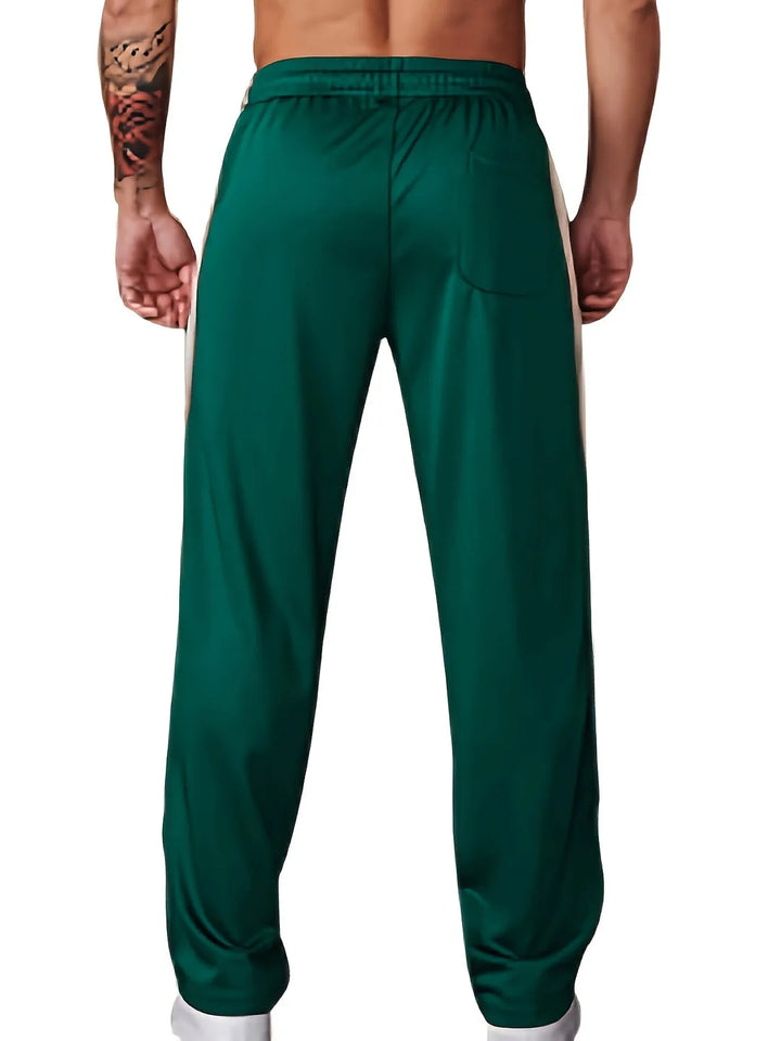 Comfortabele vrijetijdsbroek voor heren, zacht materiaal en optimale bewegingsvrijheid.