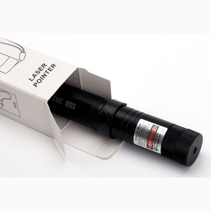Metalen behuizing groene laserpointer, USB oplaadbaar, groot bereik, nauwkeurig signaal voor veelzijdig gebruik.