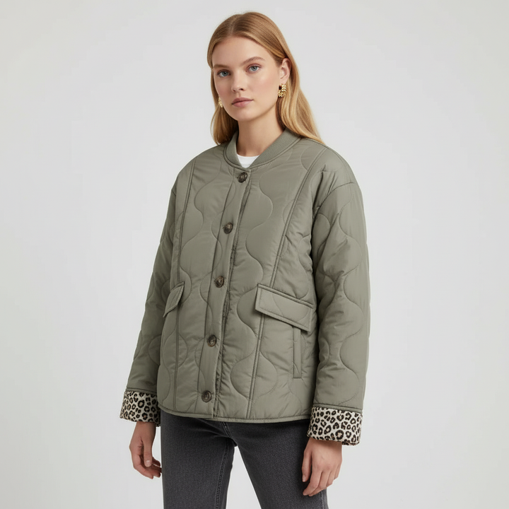 Veelzijdige gewatteerde damesjas 'Candace' met luipaardprint voering; verkrijgbaar in zwart, beige en groen.