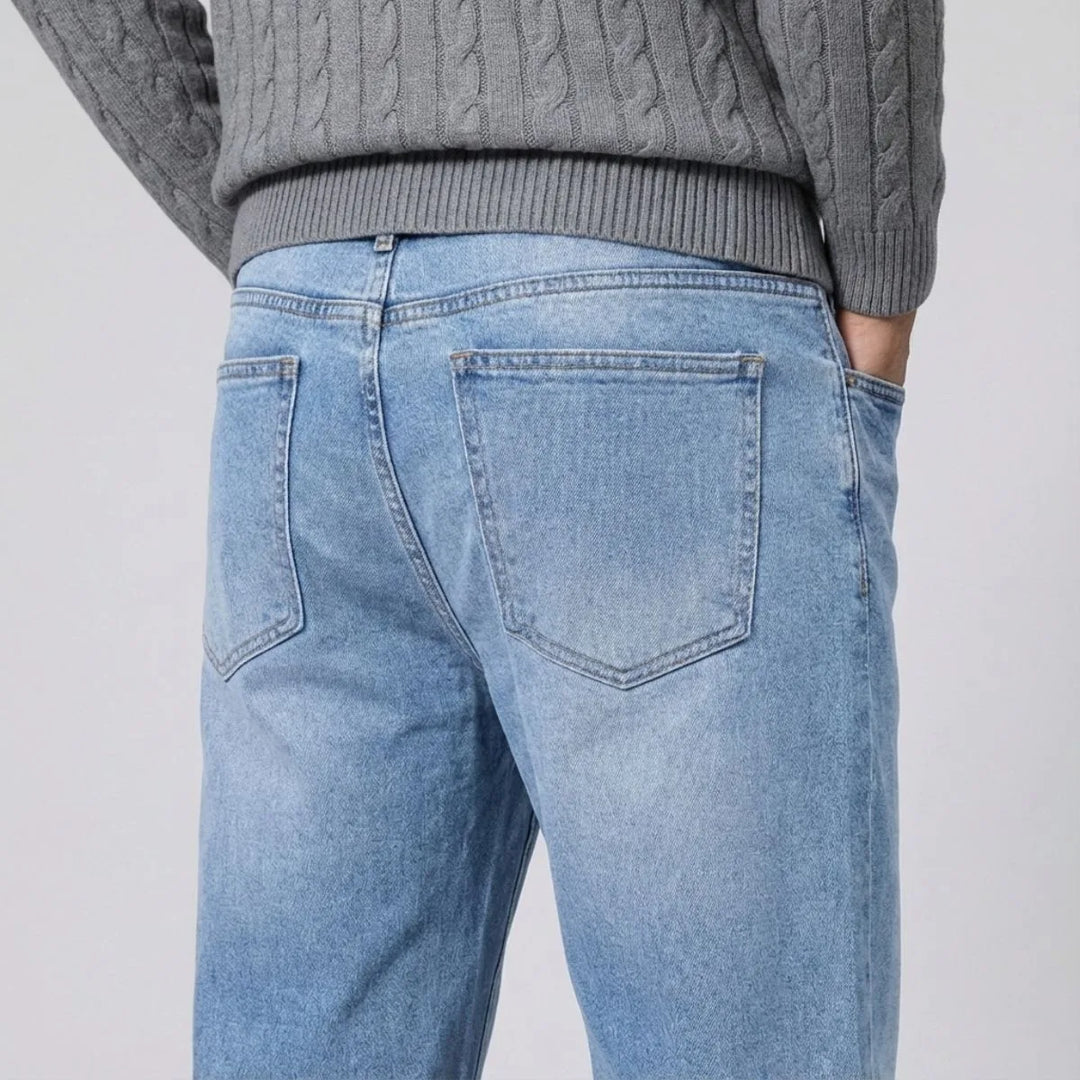 Duurzame herenjeans straight leg met regular fit. Hoogwaardige stof en afwerking voor langdurig draagplezier.