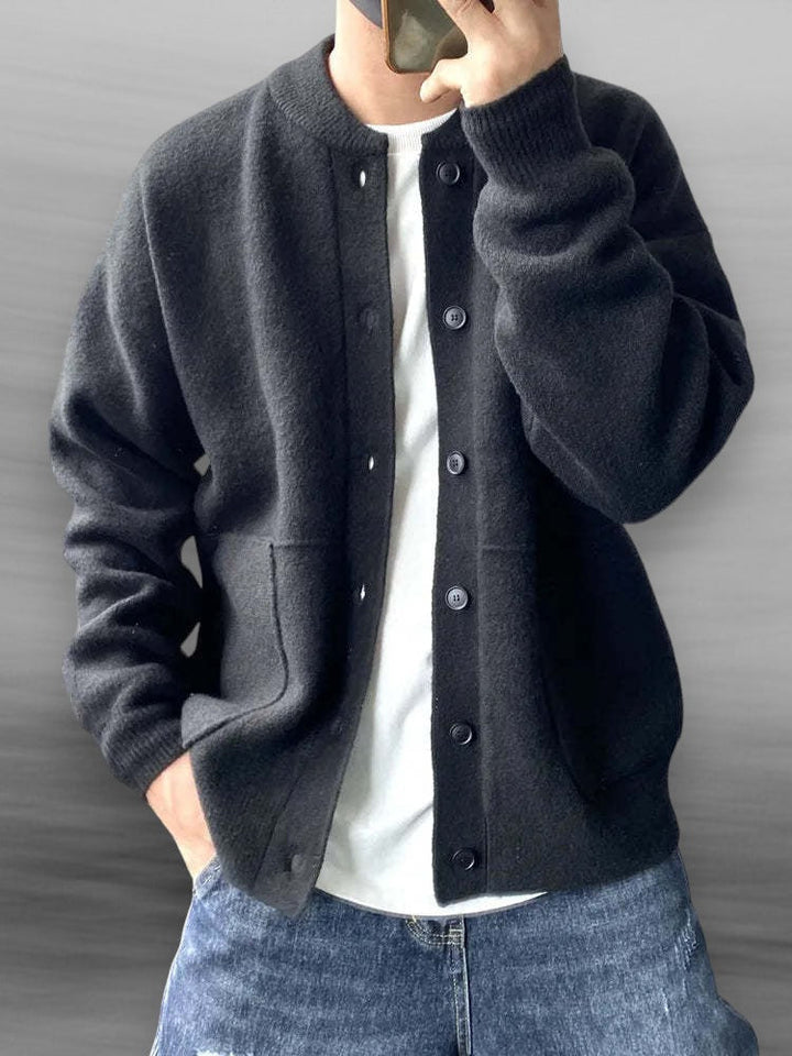 Comfortabel gebreid heren vest met knopen, ideaal als stijlvolle bovenkleding voor elke gelegenheid.