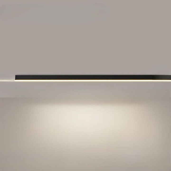 Moderne design plafondlamp met geïntegreerde LED, hoogwaardige aluminium afwerking.