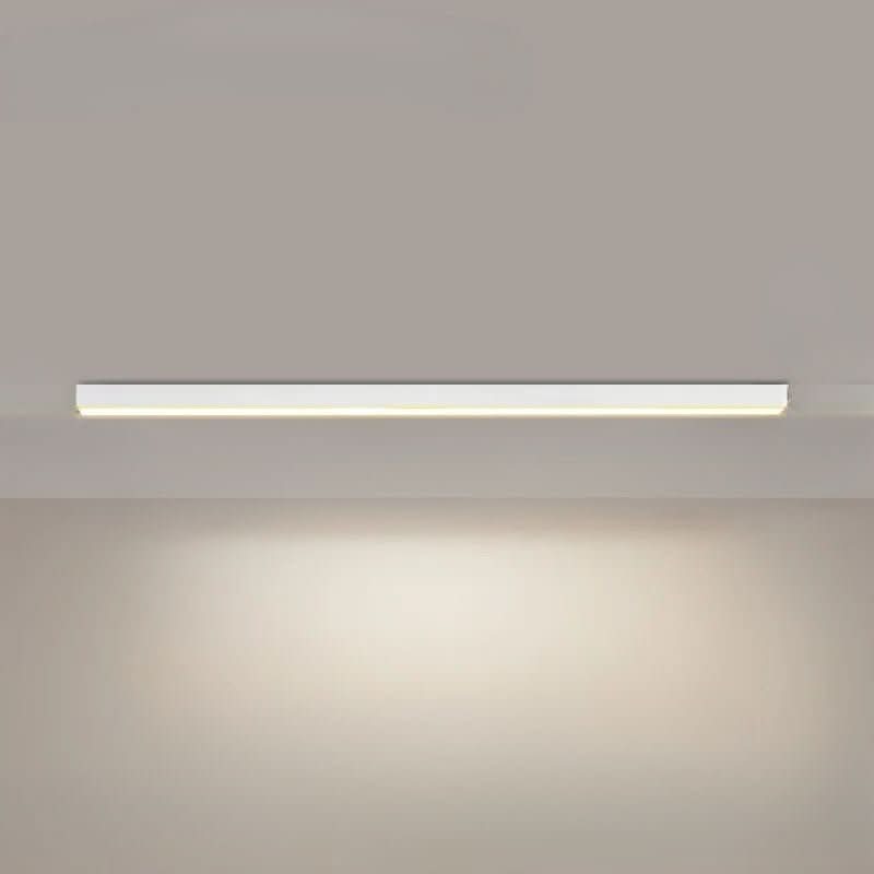 Strakke LED plafondlamp, modern en minimalistisch, ideaal voor hal of gang.
