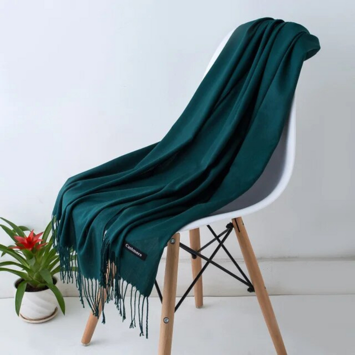 Warme oversized kasjmier sjaal, ideaal voor een relaxte en chique look.