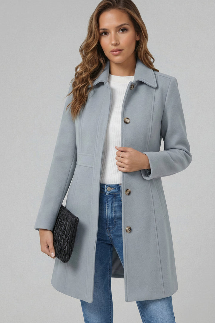 Chique damesmantel A-lijn, getailleerd voor een elegante look, essentieel als winterjas.