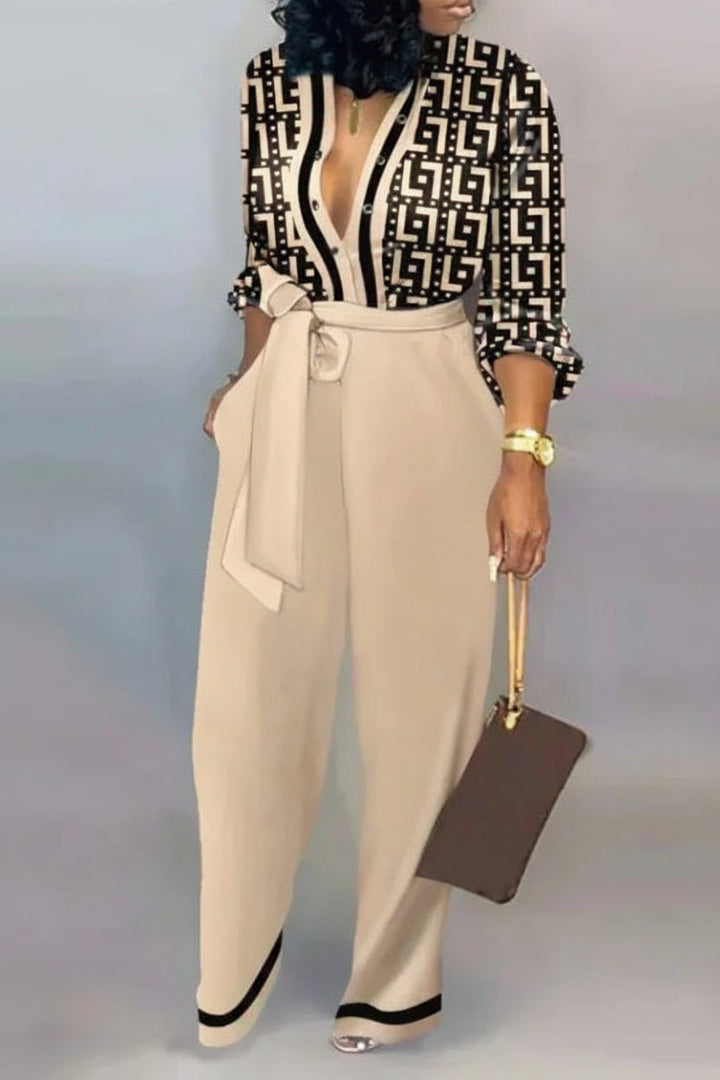 Dames getailleerde jumpsuit met V-hals en elegante vetersluiting, wijde pijpen, perfect voor een modieuze look.