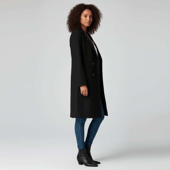 Chique lange damesjas Kiara, getailleerd model voor een moderne en elegante look.