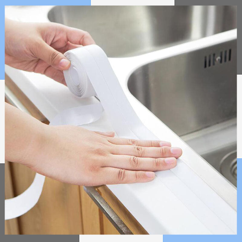 Witte pvc afdichtingstape voor een nette afwerking van kitranden in badkamer en keuken. Waterdicht en duurzaam.