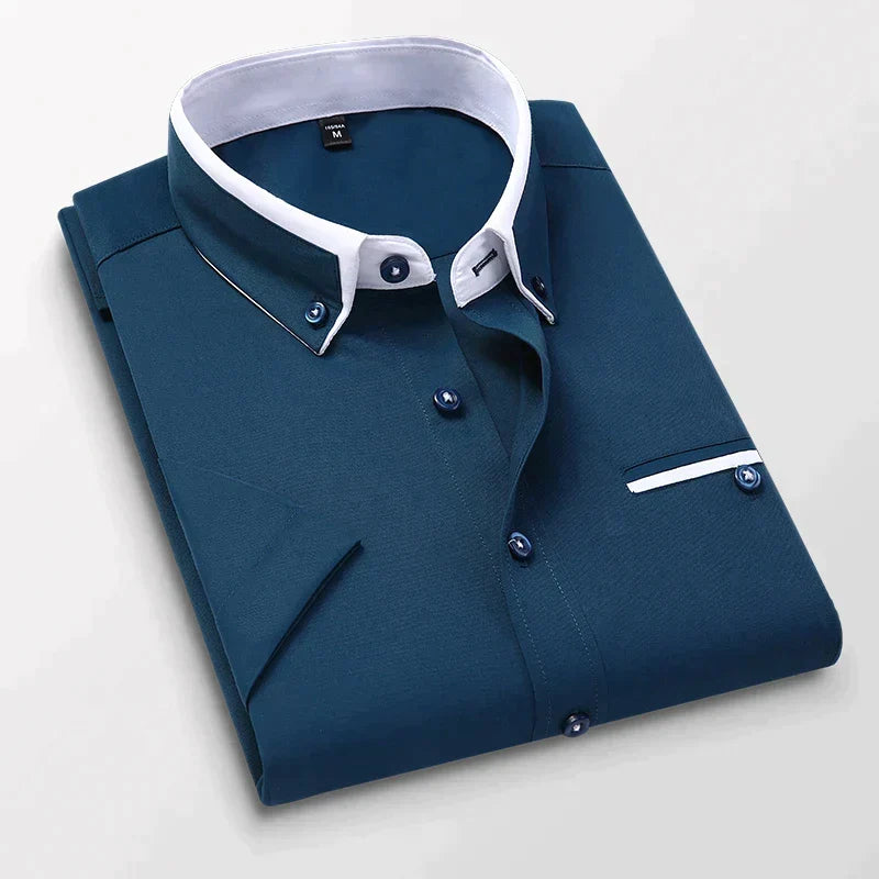 Slanke pasvorm heren overhemd korte mouw, benadrukt een moderne, stijlvolle look; perfect voor herenmode.